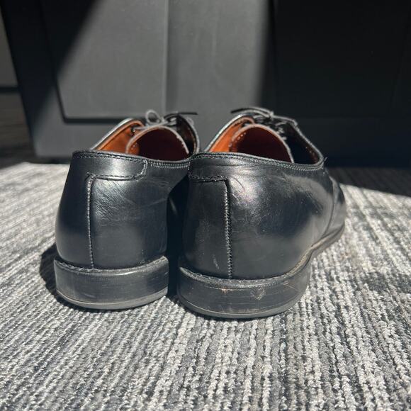 Allen Edmonds Oxford Shoe - Picture 2 of 3